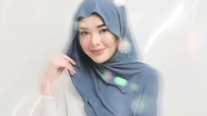 Amanda Manopo jualan hijab