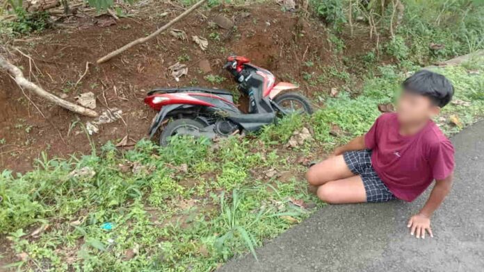 Bocah Pengendara Motor Matic Nyungsep ke Saluran di Cipaku Ciamis 