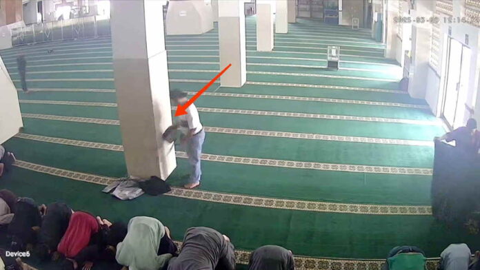 Maling HP dan Uang di Masjid Agung Kota Tasikmalaya
