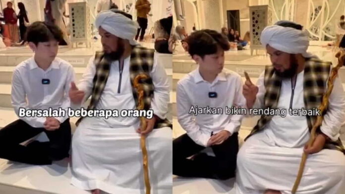 Willie Salim curhat kepada Ustadz Derry Sulaiman setelah diharamkan datang ke Palembang