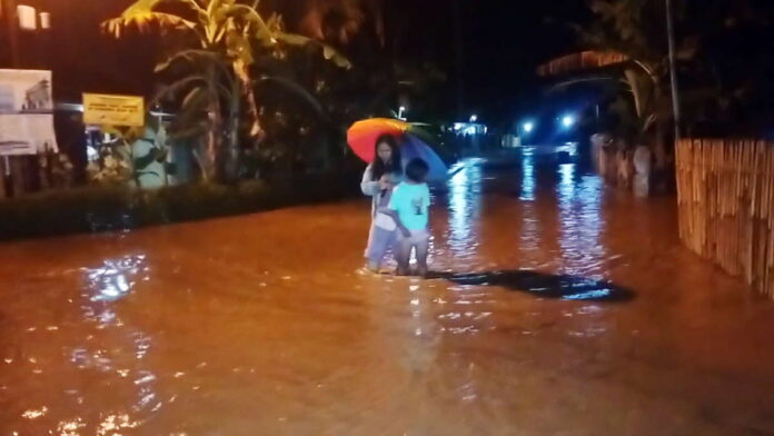 Air Sungai Ciputrahaji Meluap, Ratusan Rumah di Dusun Pongporang Ciamis Terendam Banjir