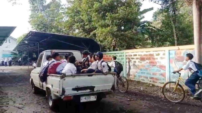 Cara SMPN 4 Pamarican Ciamis Siasati SE Larangan Siswa Bawa Kendaraan ke Sekolah, Siapkan Angkutan Antar Jemput