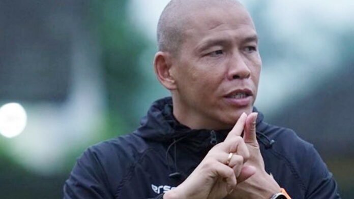 Dirumorkan Jadi Calon Pelatih di SEA Games 2025, Nova Arianto Pilih Fokus ke Timnas Indonesia untuk Piala Dunia U-17