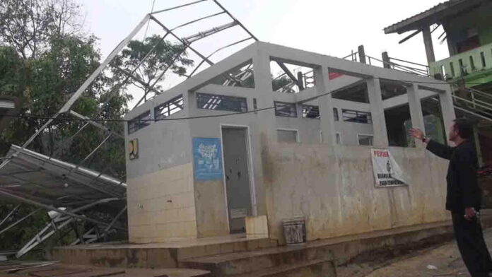 Angin Puting Beliung Terjang Pamulihan Sumedang, Sejumlah Rumah dan Fasilitas Sekolah Rusak