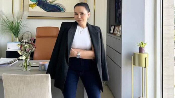 Fitri Salhuteru hadir di sidang Isa Zega