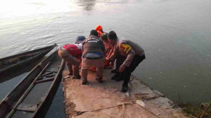 Geger! Warga Rejasari Kota Banjar Temukan Mayat Pria Mengambang di Sungai Citanduy