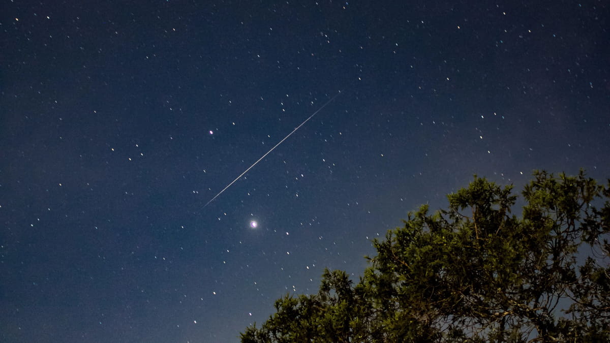 Hujan Meteor Lyrid 2025, Fenomena Langit Spektakuler di Bulan April