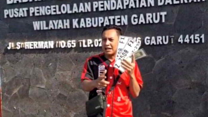 Perbaiki Jalan Rusak