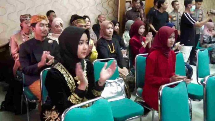 Ikuti Lomba Esai Piala Kapolres, Pelajar Sumedang Tampil Beda