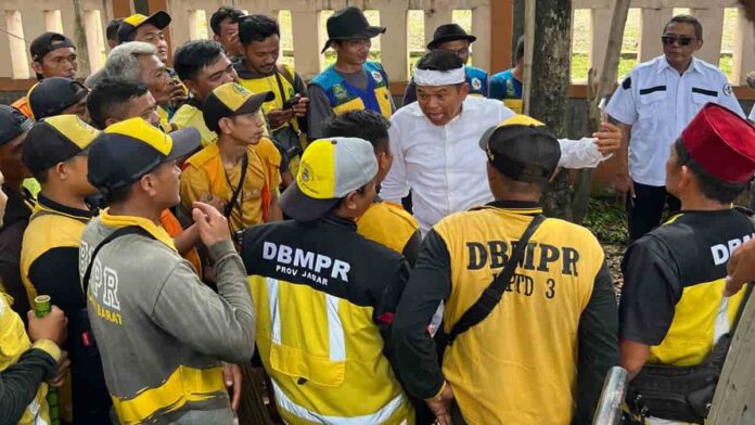 Instruksi Tegas Dedi Mulyadi: Satu Kilometer Jalan di Jabar Harus Dijaga Satu Petugas Kebersihan