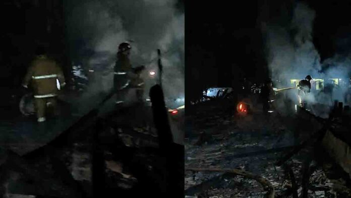 Kandang ayam terbakar