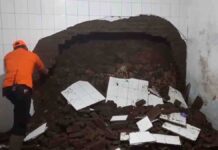 Akibat Sungai Cipeles Meluap, Kantor Kelurahan dan Rumah Warga di Sumedang Dihantam Longsor