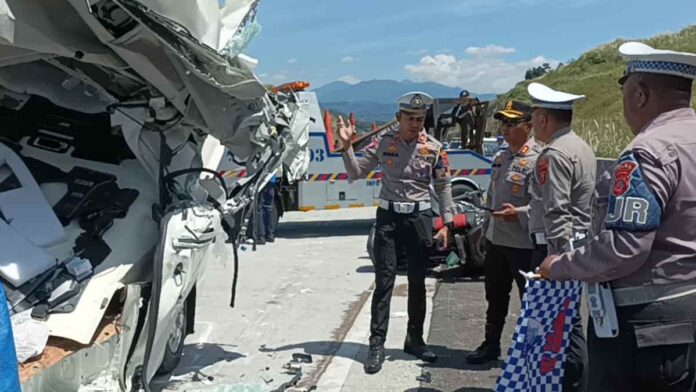 Kecelakaan Maut di Tol Cisumdawu Sumedang