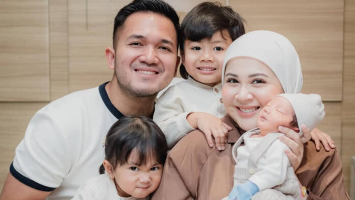 Kesha Ratuliu Memilih KB Steril Usai Kelahiran Anak Ketiga