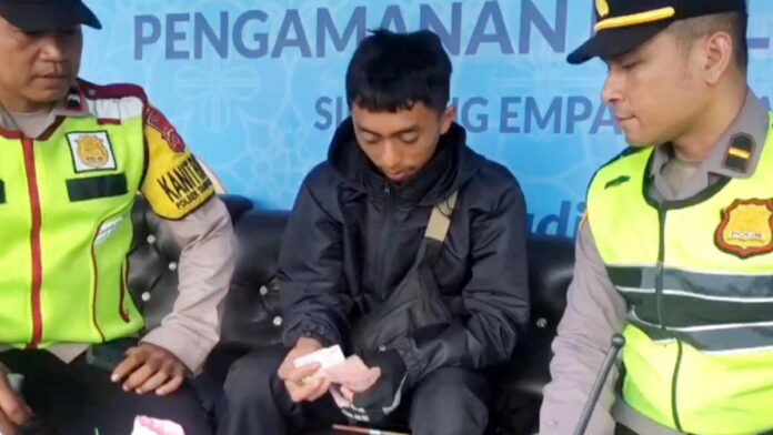 Kisah Polisi Jujur di Garut, Kembalikan Dompet Berisi Uang Rp 5 Juta Milik Pemudik
