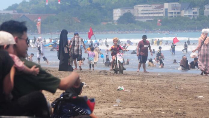 Kunjungan wisata ke Pangandaran