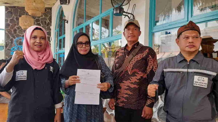 Pelajar lompat ke sungai