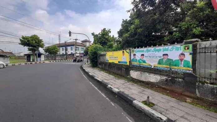Satpol PP Kota Banjar spanduk
