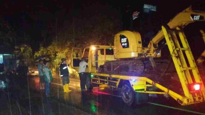 Tebing tutup jalan