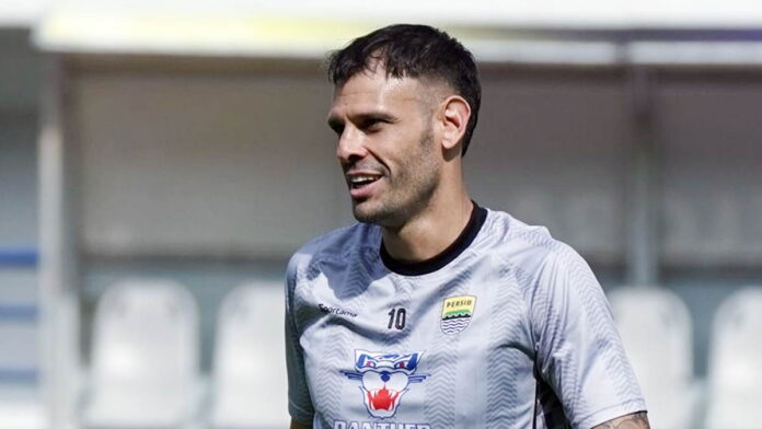 Tyronne del Pino Absen di Laga Persib Bandung vs Bali United