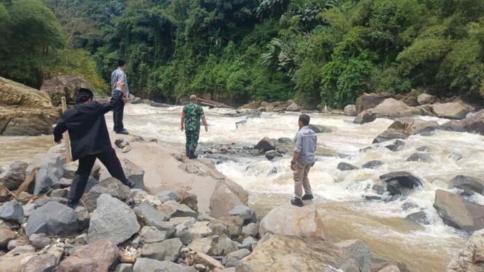 Warga Cijambe Sumedang Temukan Sosok Mencurigakan di Sungai Domas, Diduga Jasad Manusia