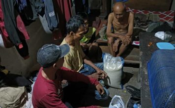 Warga Miskin di Kertahayu Ciamis Tinggal di Gubuk Beralaskan Tanah