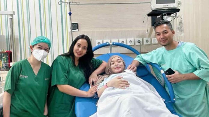 Zaskia Gotik Melahirkan Anak Ketiga Melalui Persalinan Normal