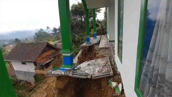 bencana pergerakan tanah