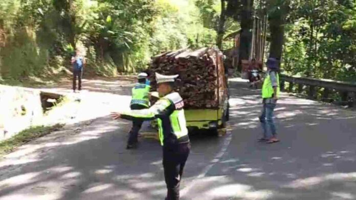Jalan tanjakan bohong