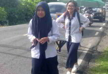Berjalan Kaki ke Sekolah
