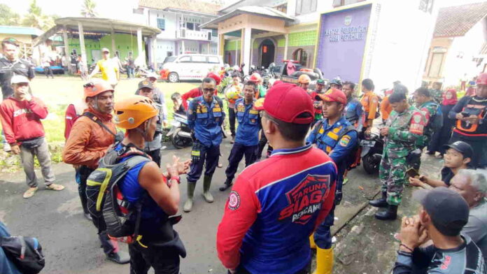 BPBD Ciamis Terjunkan Personel Lakukan Pencarian Orang Hilang di Sungai Cisepet