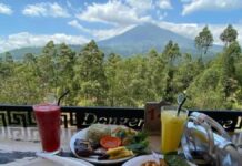 Cafe Dongeng Therace yang unik di Garut