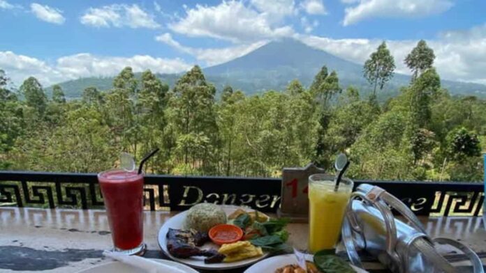 Cafe Dongeng Therace yang unik di Garut