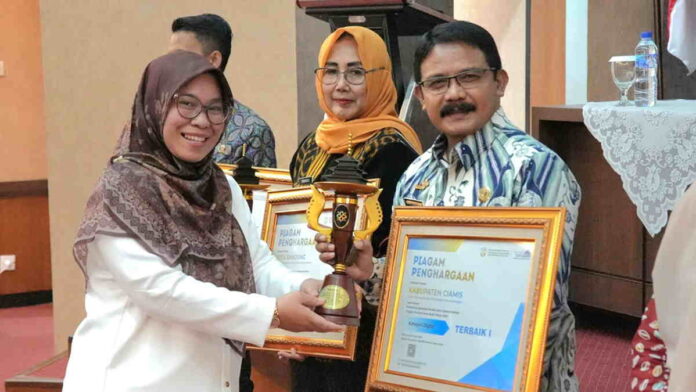 Ciamis Terima Penghargaan Juara 1 Lomba Rumah DataKu Tingkat Jabar