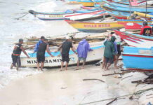 Cuaca Ekstrem di Pangandaran Sebabkan Pohon Tumbang dan Perahu Rusak