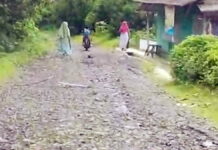 Curhatan Warga Karangnunggal Tasikmalaya Jalan Dibiarkan Rusak 32 Tahun, Minta Tolong ke KDM