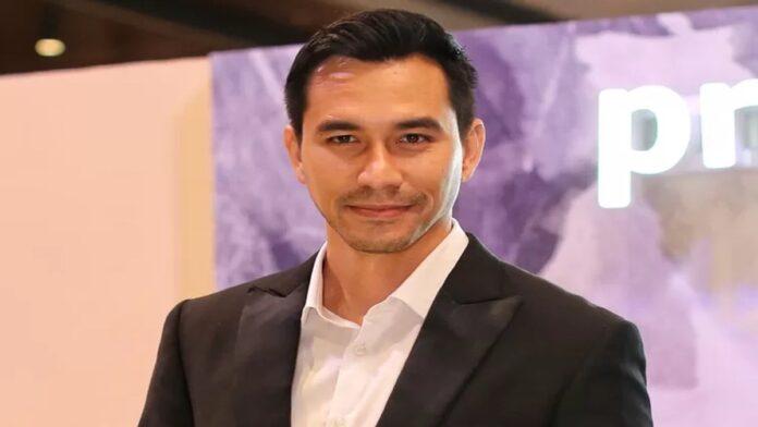 Darius Sinathrya Berduka, Sang Ayah Meninggal Dunia