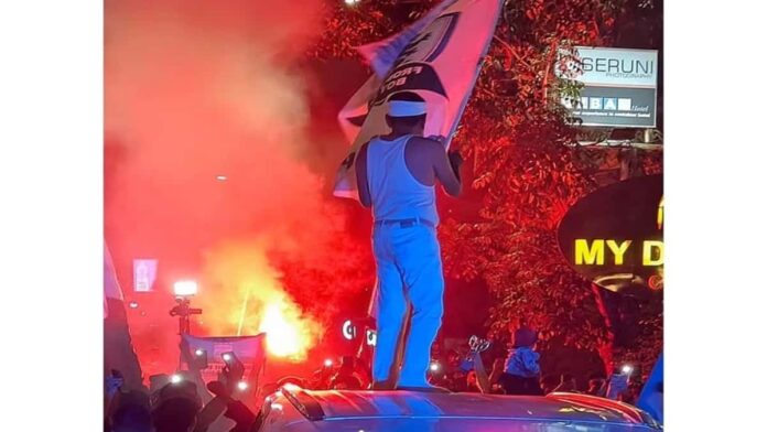 Dedi Mulyadi merayakan Persib Juara
