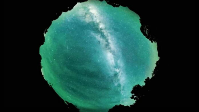 Fenomena Langka Airglow di Langit Corolado, Berhasil Diabadikan Fotografer