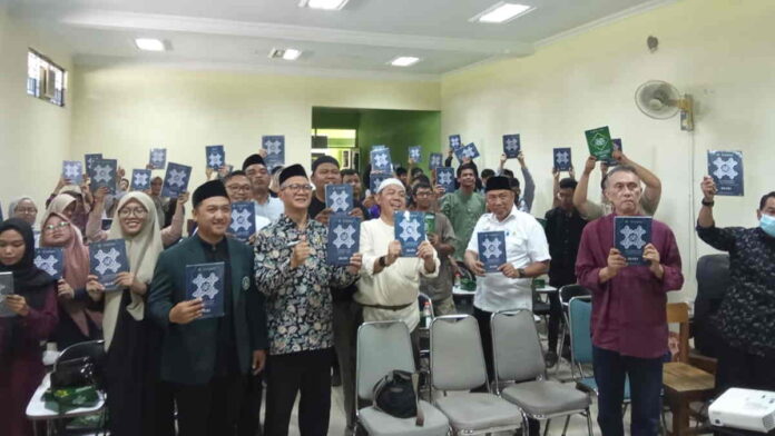 Gandeng DKM Masjid Agung Ciamis, ESQ Kemanusiaan Salurkan Ratusan Mushaf Al-Quran Isyarat