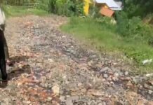 Jalan rusak di Karangnunggal Tasikmalaya