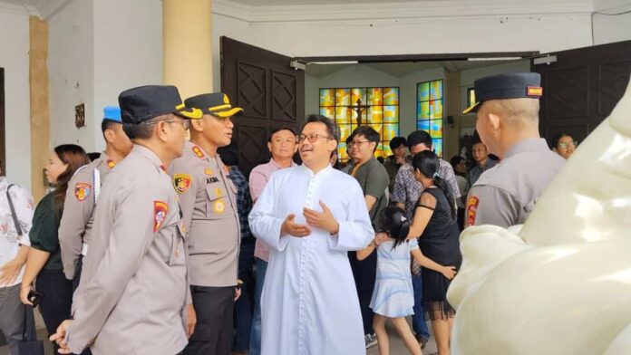 Sinergi untuk Kedamaian, Kapolres Ciamis Pantau Langsung Ibadah Kenaikan Isa Al-Masih