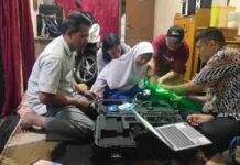 Ketika Malam Tak Menghalangi Disdukcapil Ciamis Berikan Layanan Jemput Bola Rekam KTP-el