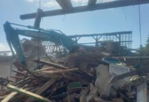 Kios Pasar Wisata Pangandaran dibongkar