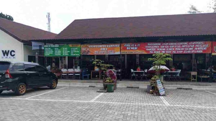 Pedagang di Obyek Wisata Karangkamulyan Ciamis Kini Menempati Kios Baru
