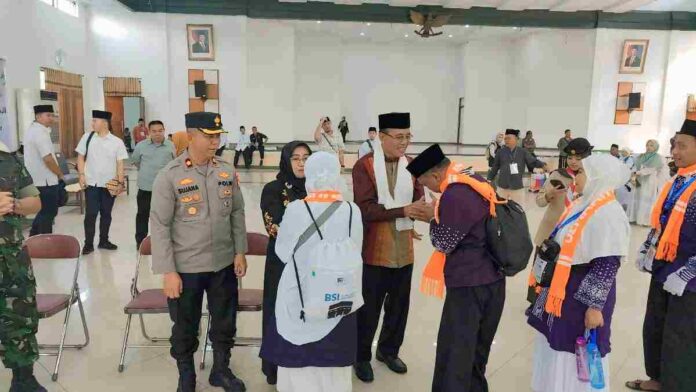 Penantian Panjang Terjawab, Ratusan Jemaah Haji Ciamis Kloter 32 Berangkat Menuju Makkah