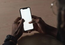 Penyebab Layar Flickering di HP Lengkap dengan Solusinya