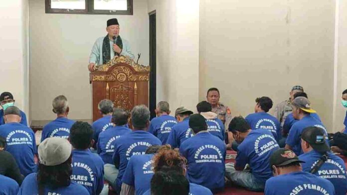 Puluhan Jukir Liar Diamankan Polisi, Diberi Tausiah hingga Salat Berjamaah