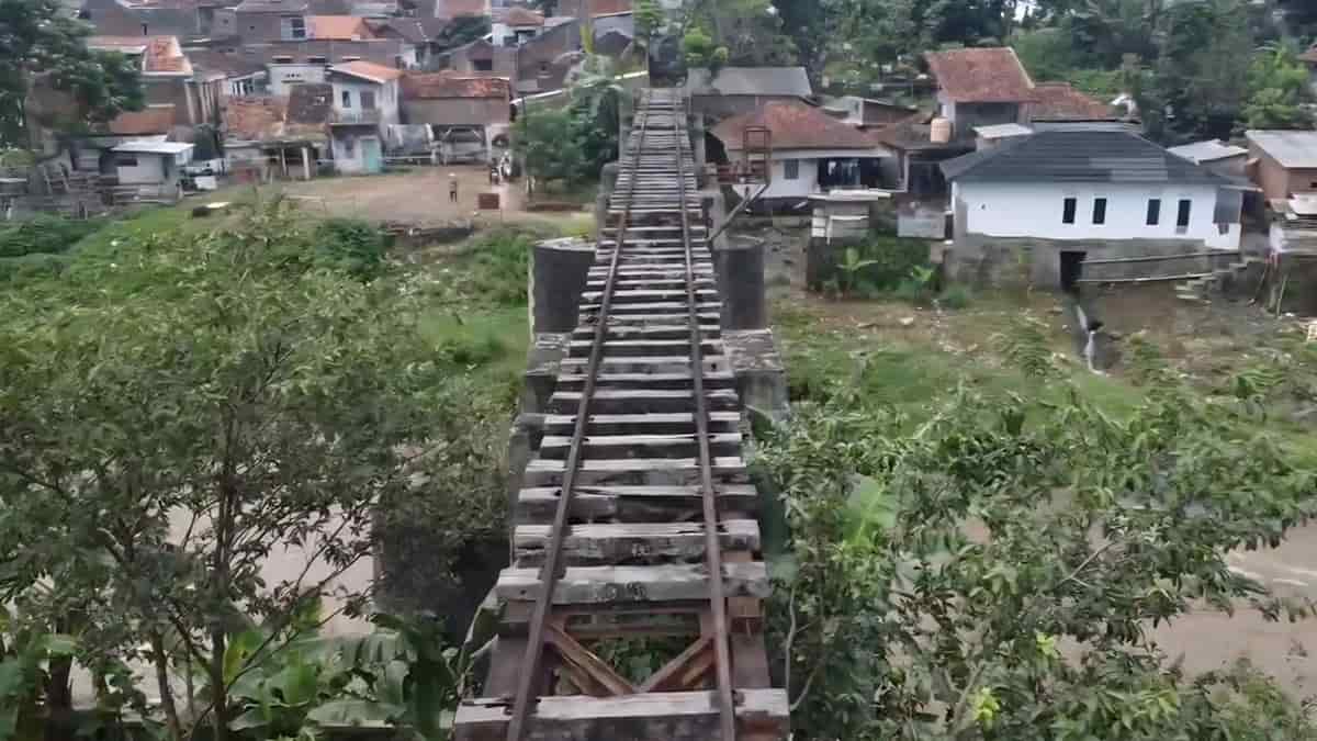 Reaktivasi Jalur Kereta Garut Cikajang dan Cerita si Gombar-Kuong
