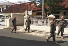 Satpol PP Ciamis Amankan ODGJ dari Trotoar Belakang Kantor DPRD